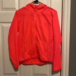 Brooks Women's Jacket in Vibrant Pink